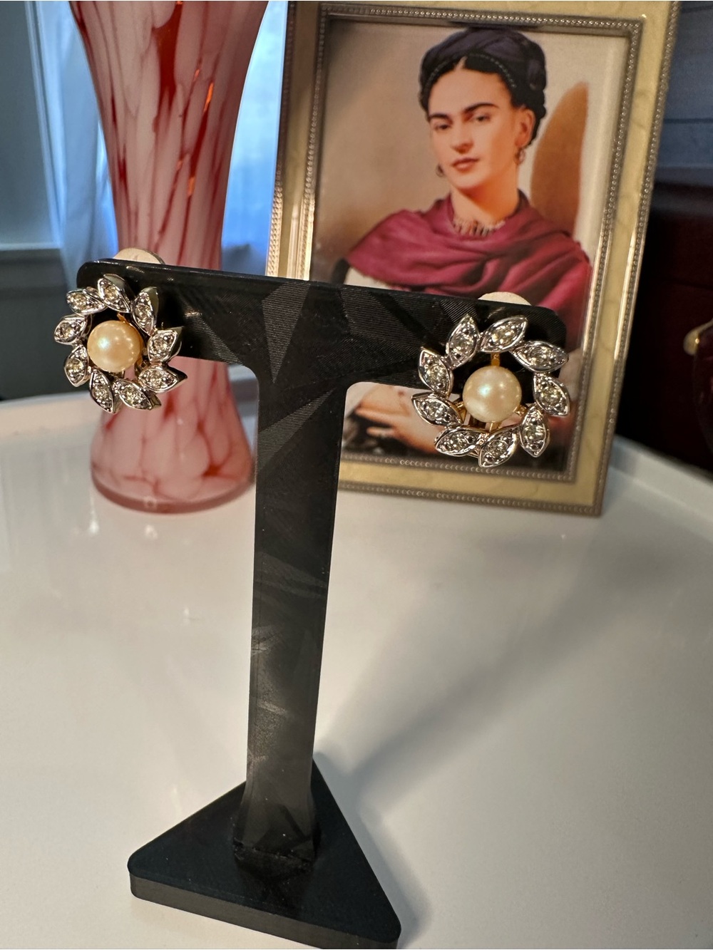 Vintage Nina Ricci Faux Pearl Rhinestone Clip-On Earrings Gold Plated - Picture 3 of 12